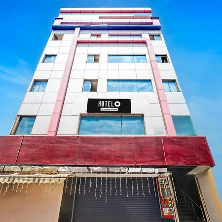Super Hotel O Besant Road Vijayawāda Exterior foto