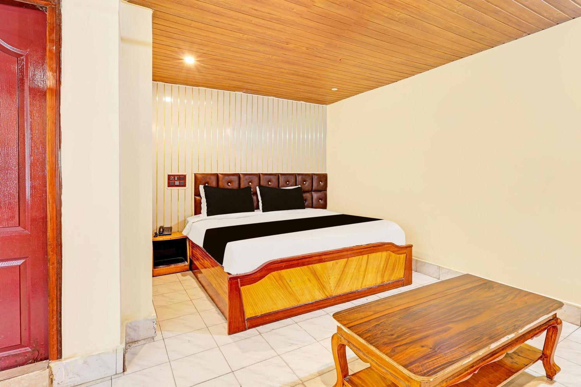 Super Hotel O Besant Road Vijayawāda Exterior foto