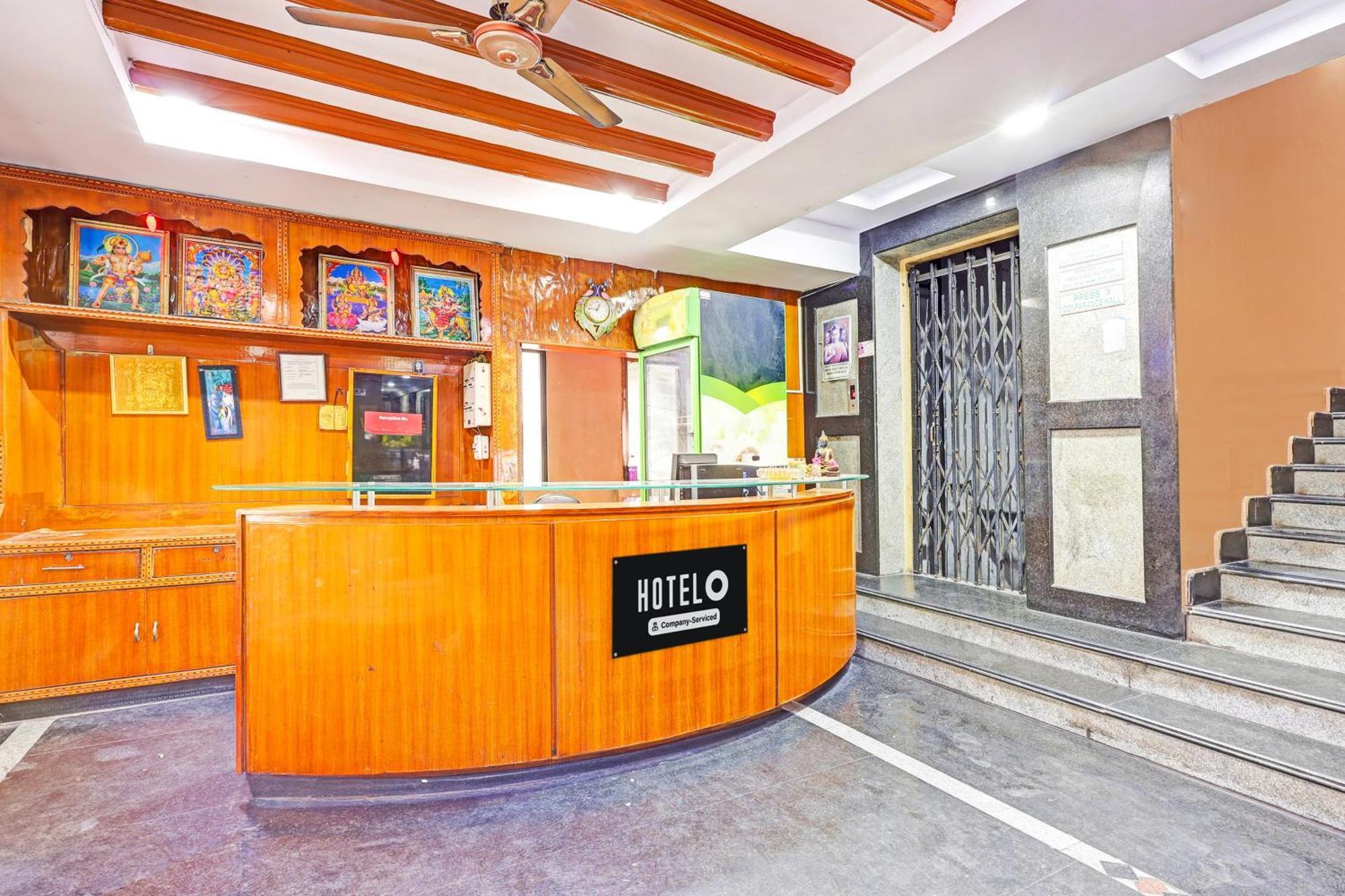 Super Hotel O Besant Road Vijayawāda Exterior foto